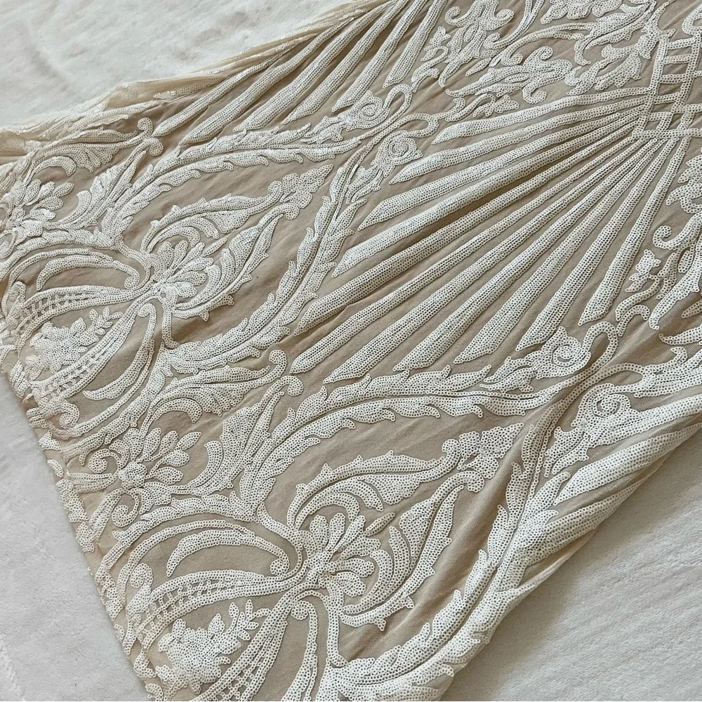 tailored white sequin fitted mermaid silhouette maxi dress - Picture 4 of 4